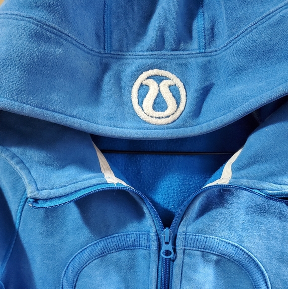 VINTAGE Blue Lululemon Scuba Sweater - Picture 2 of 3
